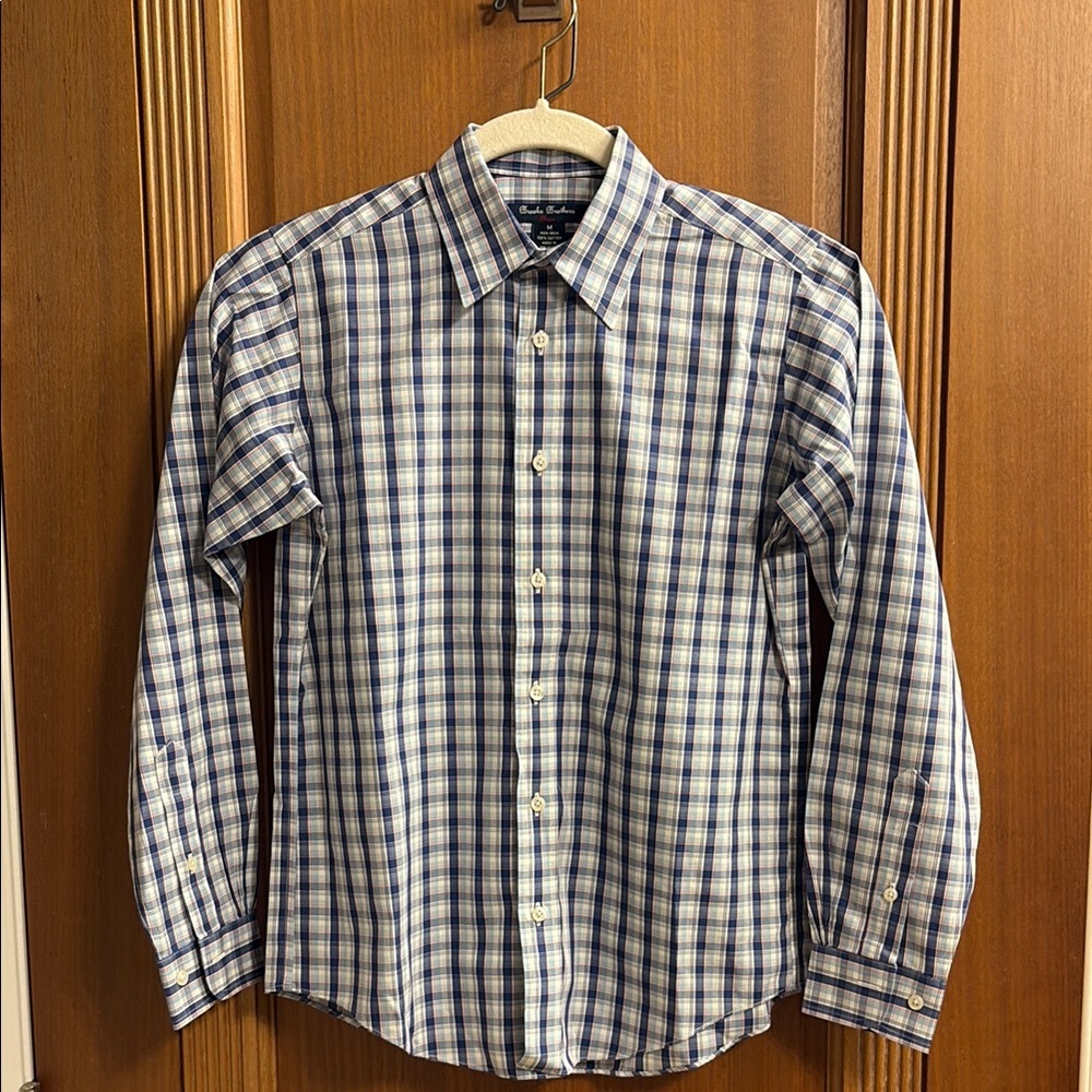 Boys Brooks Brothers Blue and White Button Down Shirt. Size M